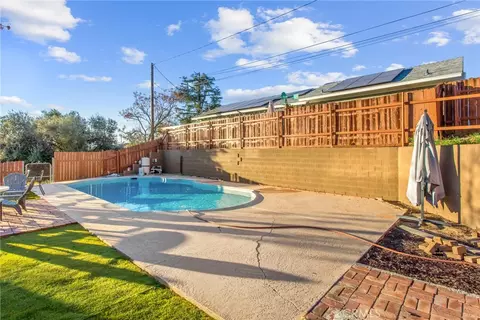 Exterior - 33574 Washington Dr, Yucaipa, CA 92399 photo 11 of 15