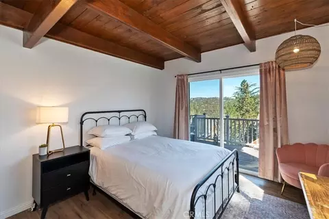 Bedroom - 26599 Placer, Lake Arrowhead, CA 92352 photo 4 of 9
