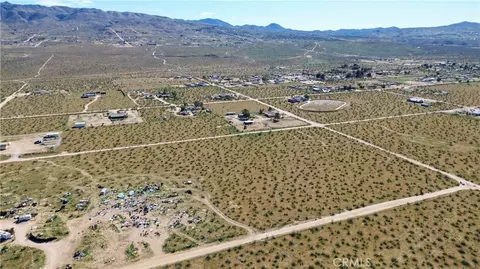 2 Via Seco, Apple Valley, CA 92308 photo 4