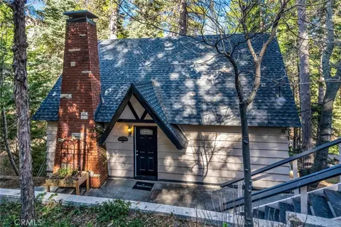 377 Hillside, Lake Arrowhead, CA 92352