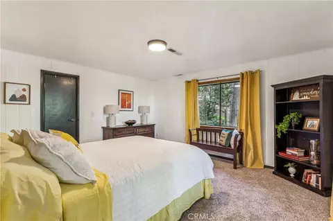 Bedroom - 24166 Cresta, Crestline, CA 92325 photo 5 of 6