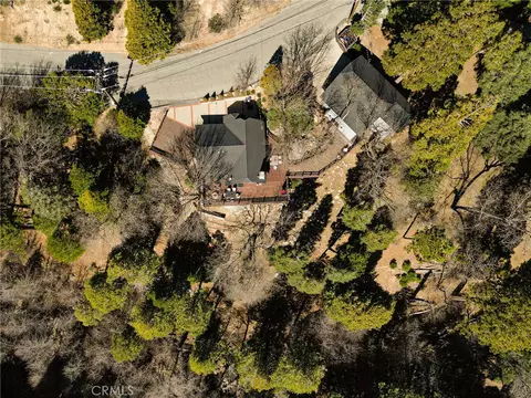View/Area - 915 Trinity, Lake Arrowhead, CA 92352 photo 2 of 5