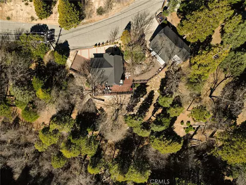 915 Trinity, Lake Arrowhead, CA 92352