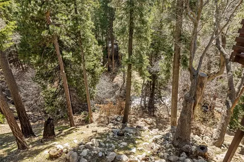 Exterior - 915 Trinity, Lake Arrowhead, CA 92352 photo 7 of 9