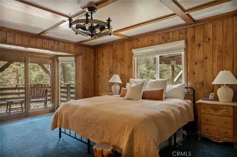 Bedroom - 915 Trinity, Lake Arrowhead, CA 92352 photo 2 of 8