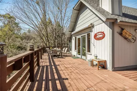 Exterior - 915 Trinity, Lake Arrowhead, CA 92352 photo 2 of 10