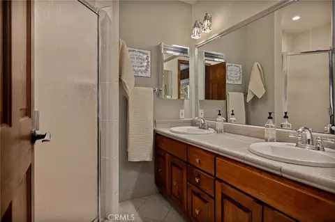 Bath - 915 Trinity, Lake Arrowhead, CA 92352 photo 2 of 4