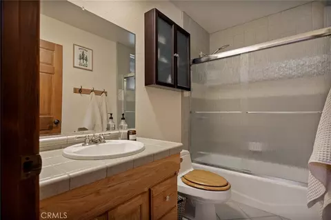 Bath - 915 Trinity, Lake Arrowhead, CA 92352 photo 3 of 4
