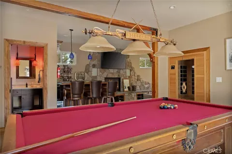 915 Trinity, Lake Arrowhead, CA 92352