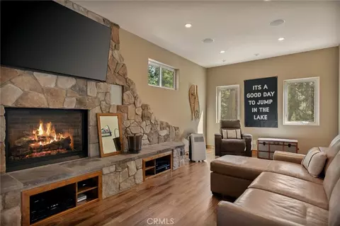 Living - 915 Trinity, Lake Arrowhead, CA 92352 photo 3 of 3
