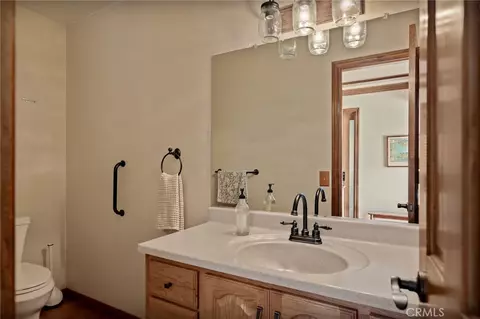 Bath - 915 Trinity, Lake Arrowhead, CA 92352 photo 1 of 4