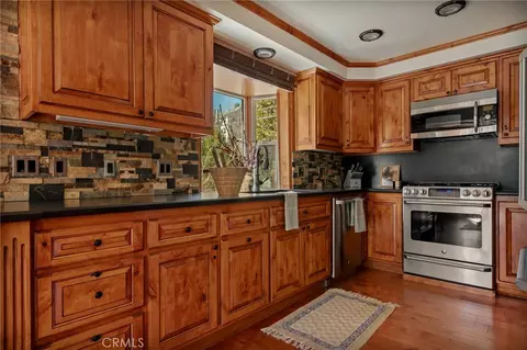 Kitchen - 915 Trinity, Lake Arrowhead, CA 92352 photo 1 of 1
