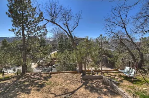 Exterior - 1211 Yosemite, Lake Arrowhead, CA 92352 photo 9 of 17