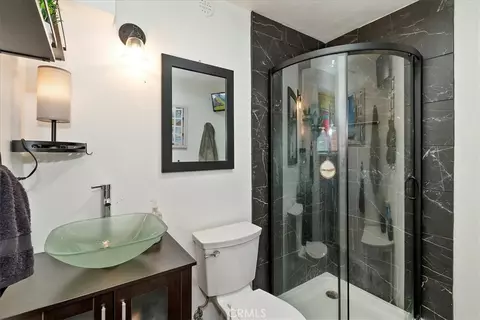Bath - 1211 Yosemite, Lake Arrowhead, CA 92352 photo 4 of 4