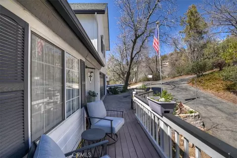 Exterior - 1211 Yosemite, Lake Arrowhead, CA 92352 photo 8 of 17