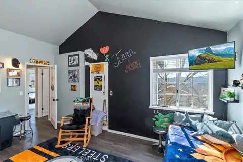 Bedroom - 1211 Yosemite, Lake Arrowhead, CA 92352 photo 4 of 9