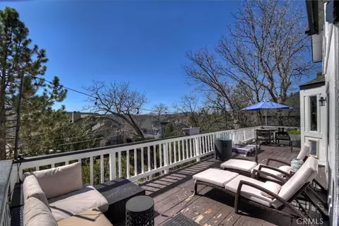 Exterior - 1211 Yosemite, Lake Arrowhead, CA 92352 photo 5 of 17