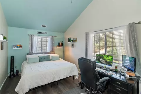 Bedroom - 1211 Yosemite, Lake Arrowhead, CA 92352 photo 3 of 9