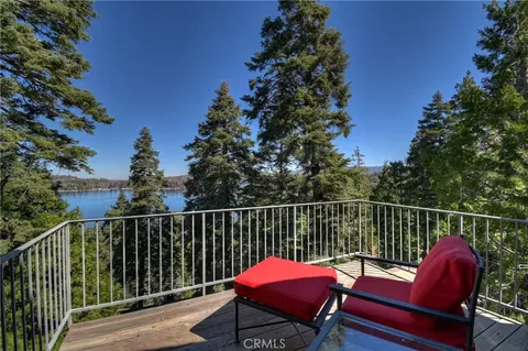 319 Mittry Ln, Lake Arrowhead, CA 92352
