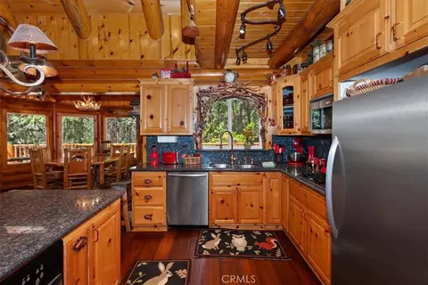 Kitchen - 28730 Potomac, Lake Arrowhead, CA 92352 photo 3 of 5