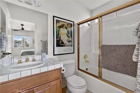 Bath - 28738 Bryce Dr, Lake Arrowhead, CA 92352 photo 6 of 6
