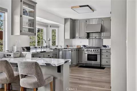 Kitchen - 28738 Bryce Dr, Lake Arrowhead, CA 92352 photo 1 of 7