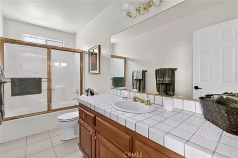 Bath - 28738 Bryce Dr, Lake Arrowhead, CA 92352 photo 5 of 6