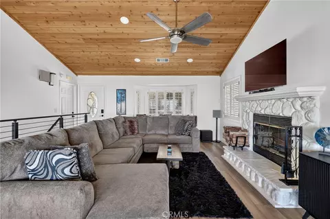 Living - 28738 Bryce Dr, Lake Arrowhead, CA 92352 photo 2 of 7