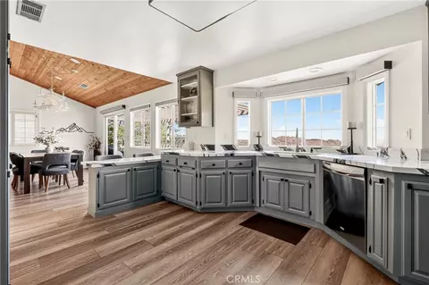 Kitchen - 28738 Bryce Dr, Lake Arrowhead, CA 92352 photo 7 of 7