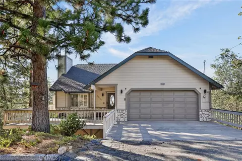 Exterior - 28738 Bryce Dr, Lake Arrowhead, CA 92352 photo 7 of 12