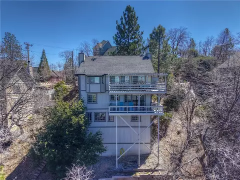 Exterior - 28738 Bryce Dr, Lake Arrowhead, CA 92352 photo 2 of 8