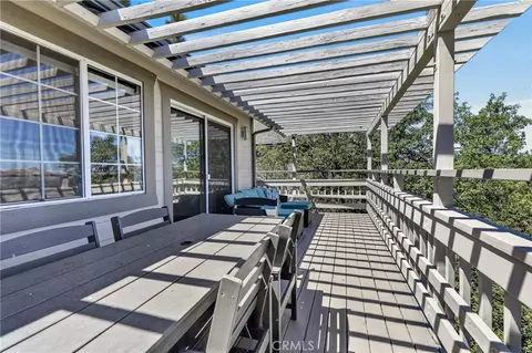 Exterior - 28738 Bryce Dr, Lake Arrowhead, CA 92352 photo 5 of 12