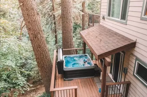 576 Kuffel Cyn, Lake Arrowhead, CA 92352
