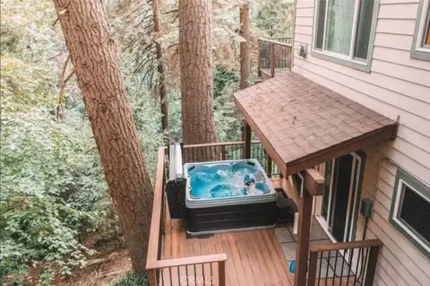 576 Kuffel Cyn, Lake Arrowhead, CA 92352