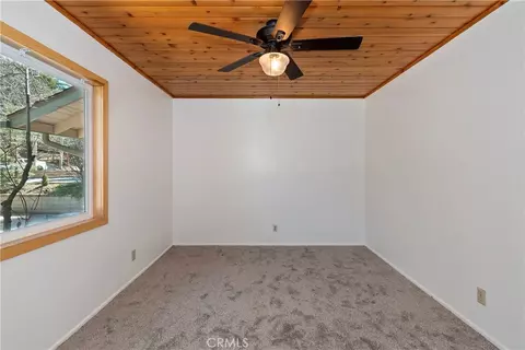 Bedroom - 828 Tehama Dr, Big Bear Lake, CA 92315 photo 6 of 9