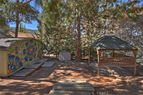Exterior - 828 Tehama Dr, Big Bear Lake, CA 92315 photo 6 of 10