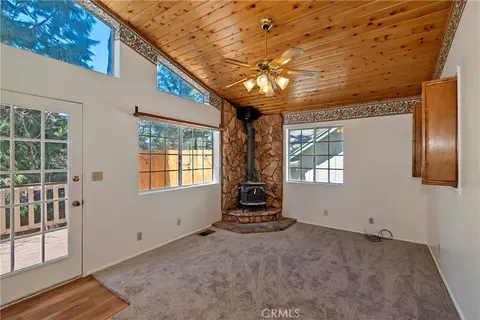 Living - 828 Tehama Dr, Big Bear Lake, CA 92315 photo 3 of 4