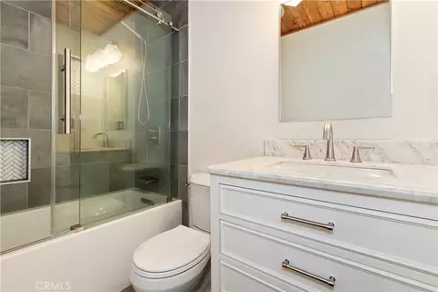 Bath - 828 Tehama Dr, Big Bear Lake, CA 92315 photo 3 of 3