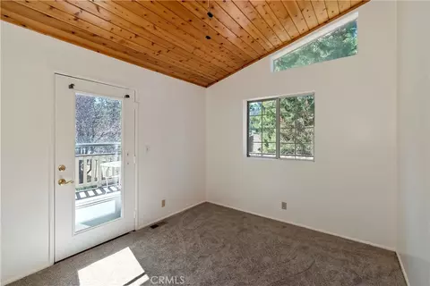 Bedroom - 828 Tehama Dr, Big Bear Lake, CA 92315 photo 1 of 9
