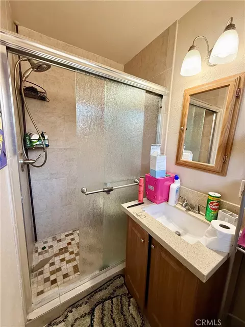 Bath - 11833 Grayling, Whittier, CA 90604 photo 4 of 4