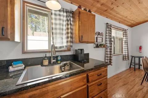 Kitchen - 921 Wendy, Big Bear City, CA 92314 photo 3 of 3