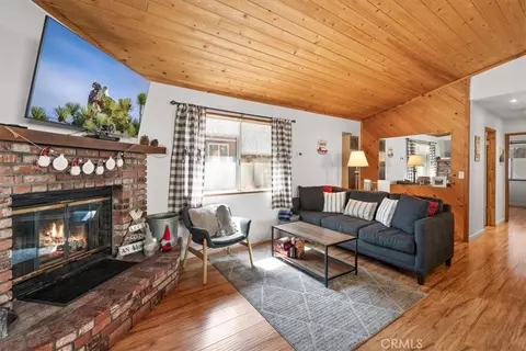 Living - 921 Wendy, Big Bear City, CA 92314 photo 2 of 2
