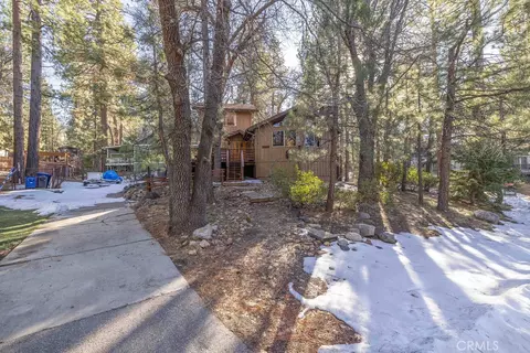 Exterior - 41789 Comstock, Big Bear Lake, CA 92315 photo 3 of 10