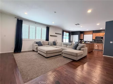 Living - 562 Quigley Ln, Perris, CA 92570 photo 3 of 7