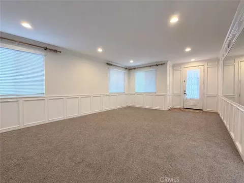 Living - 562 Quigley Ln, Perris, CA 92570 photo 2 of 7