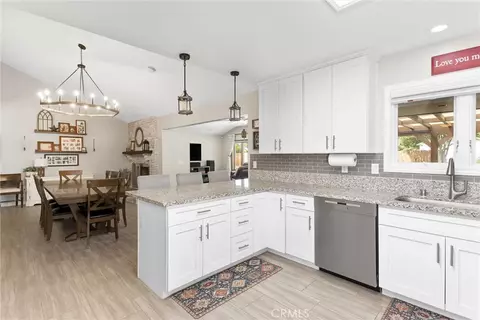 Kitchen - 28216 Eucalyptus, Highland, CA 92346 photo 5 of 5