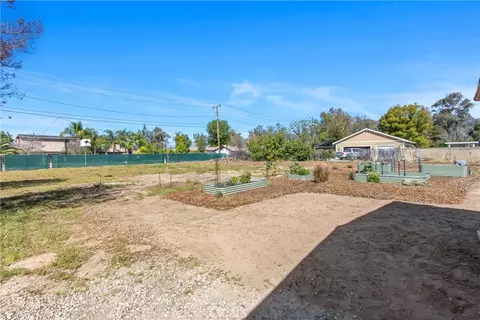 Exterior - 28216 Eucalyptus, Highland, CA 92346 photo 8 of 12