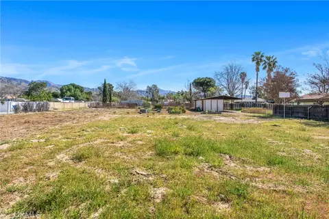Exterior - 28216 Eucalyptus, Highland, CA 92346 photo 11 of 12