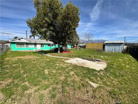 Exterior - 32271 Avenue E, Yucaipa, CA 92399 photo 10 of 13