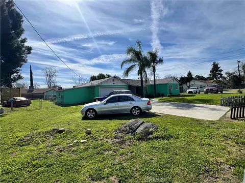 Exterior - 32271 Avenue E, Yucaipa, CA 92399 photo 3 of 13